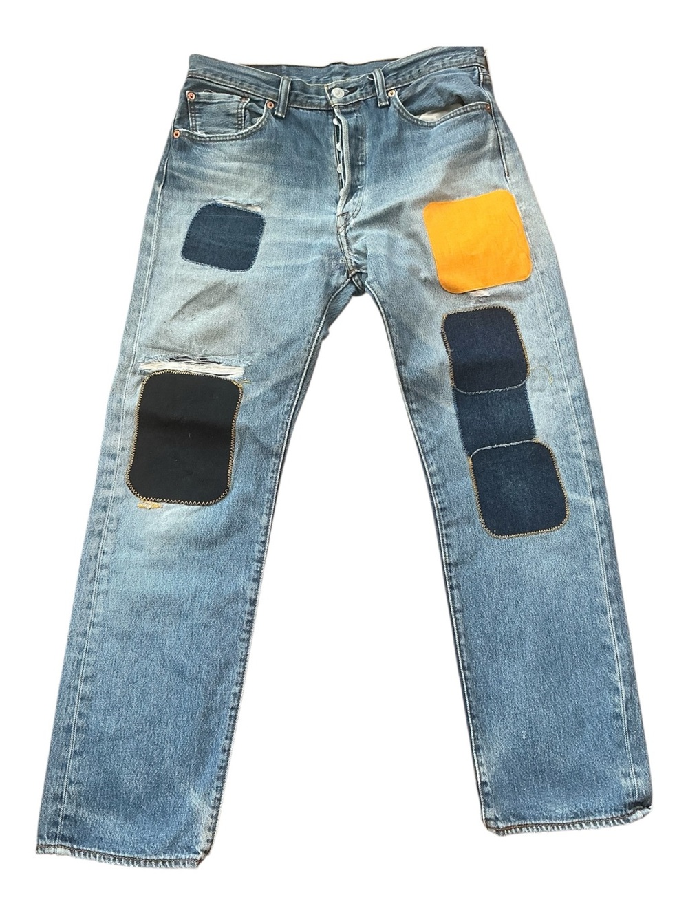 Y2K Levi’s 501 button fly medium wash straight leg jeans 32 x 29